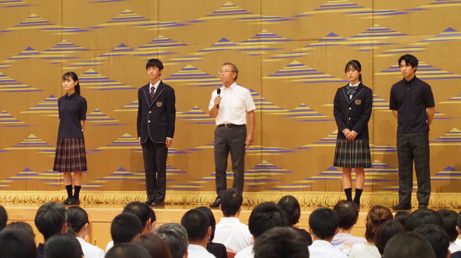 学校長挨拶、新制服紹介