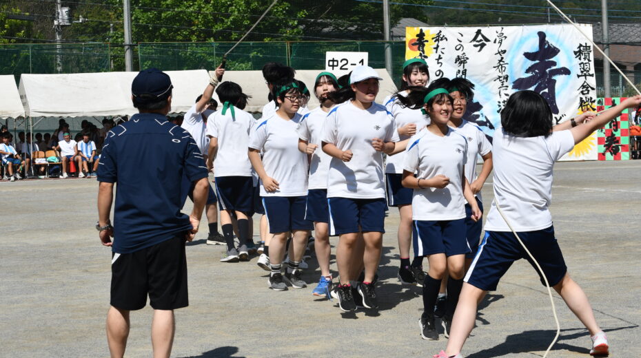 大縄跳び（2年1組）