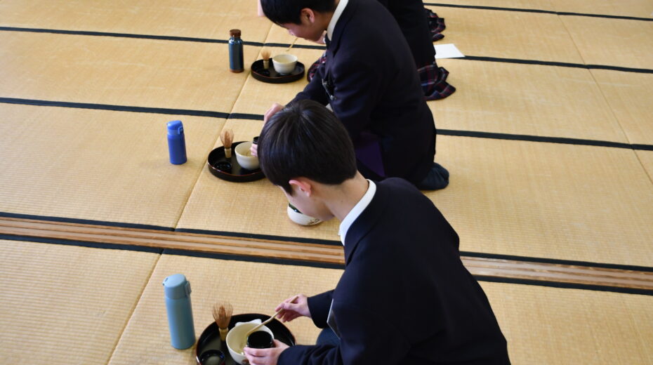 お茶を点てる様子②