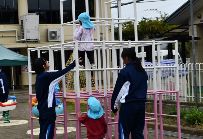 【中学】幼児ふれあい実習